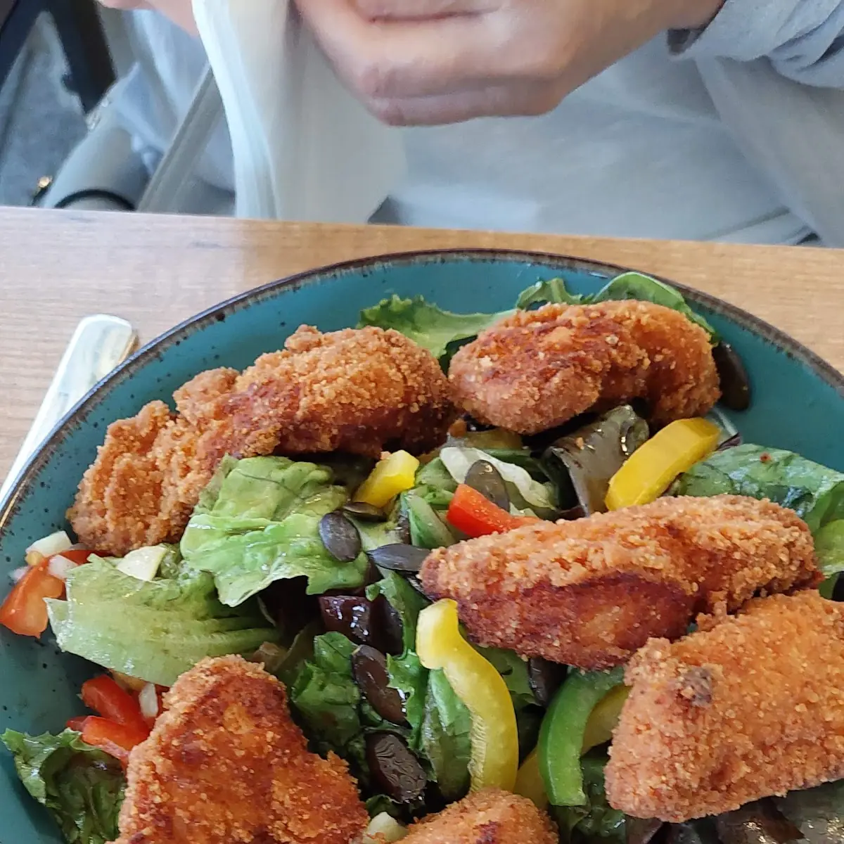 Backhenderl Salat