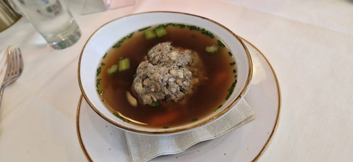 Leberknödelsuppe