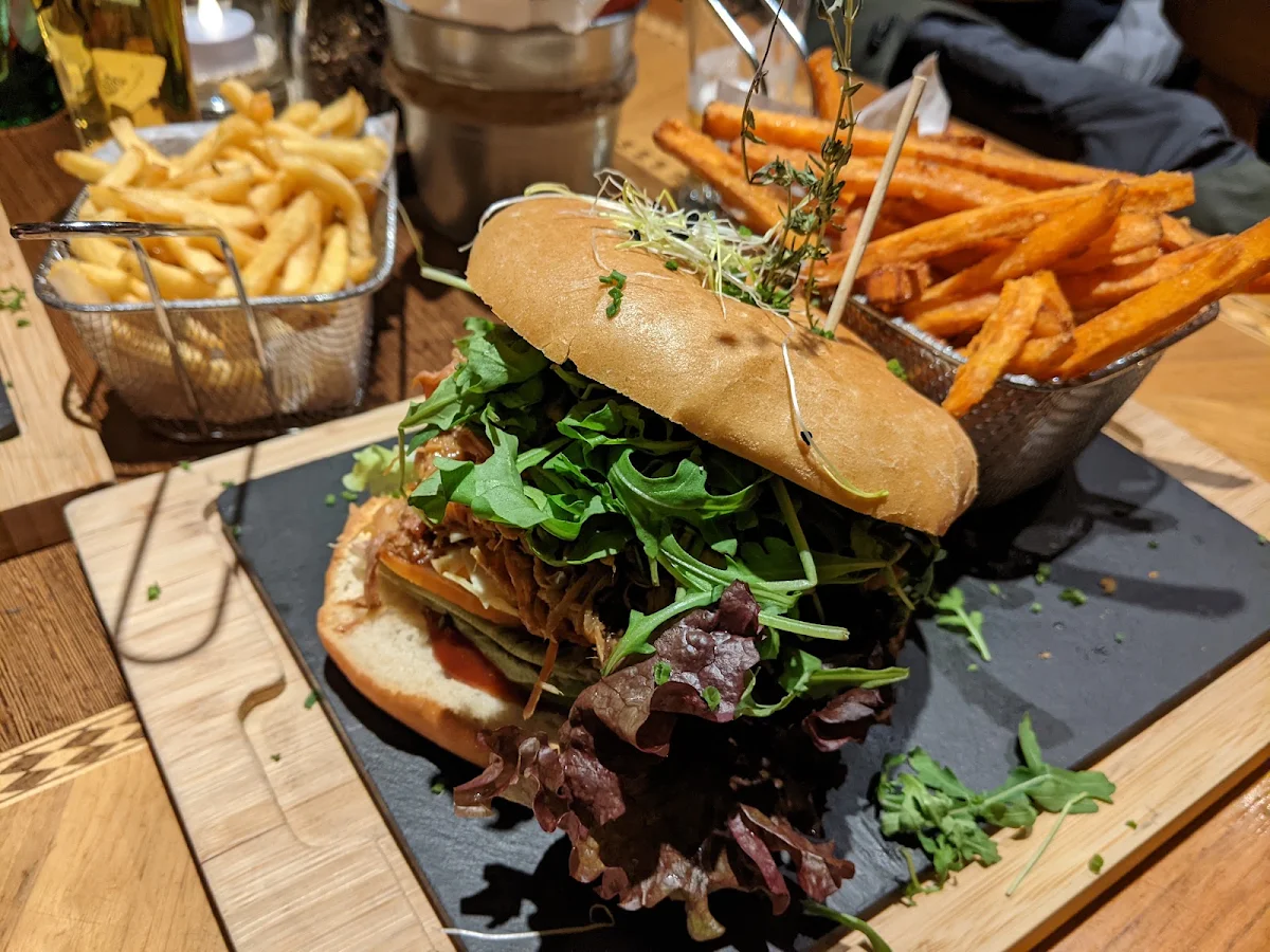 Pulled Pork Burger
