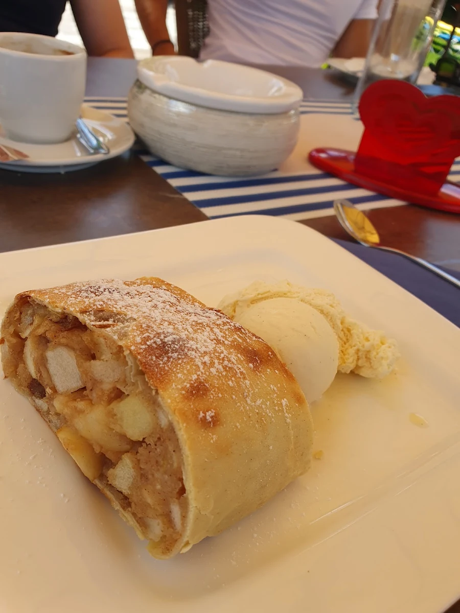 Apfelstrudel