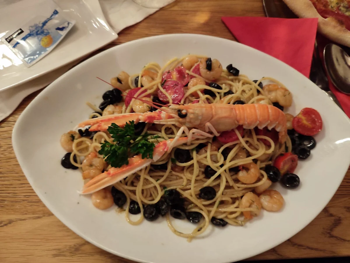 Scampi Auf Knoblauchspaghetti