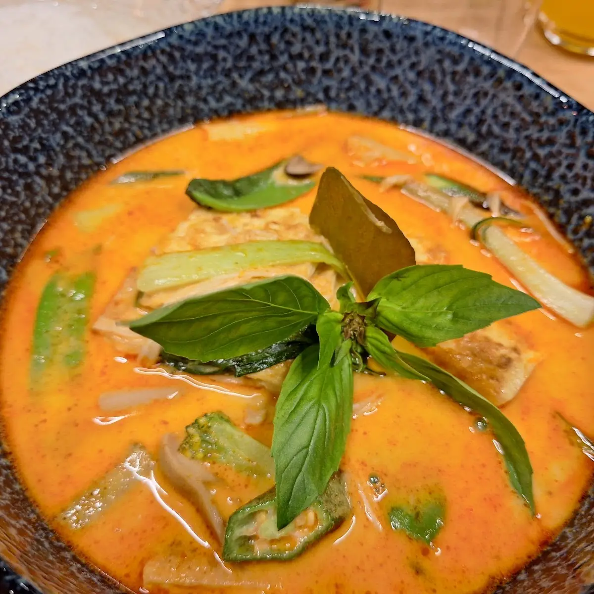 Gelbes Curry Mit Hühnerfleisch