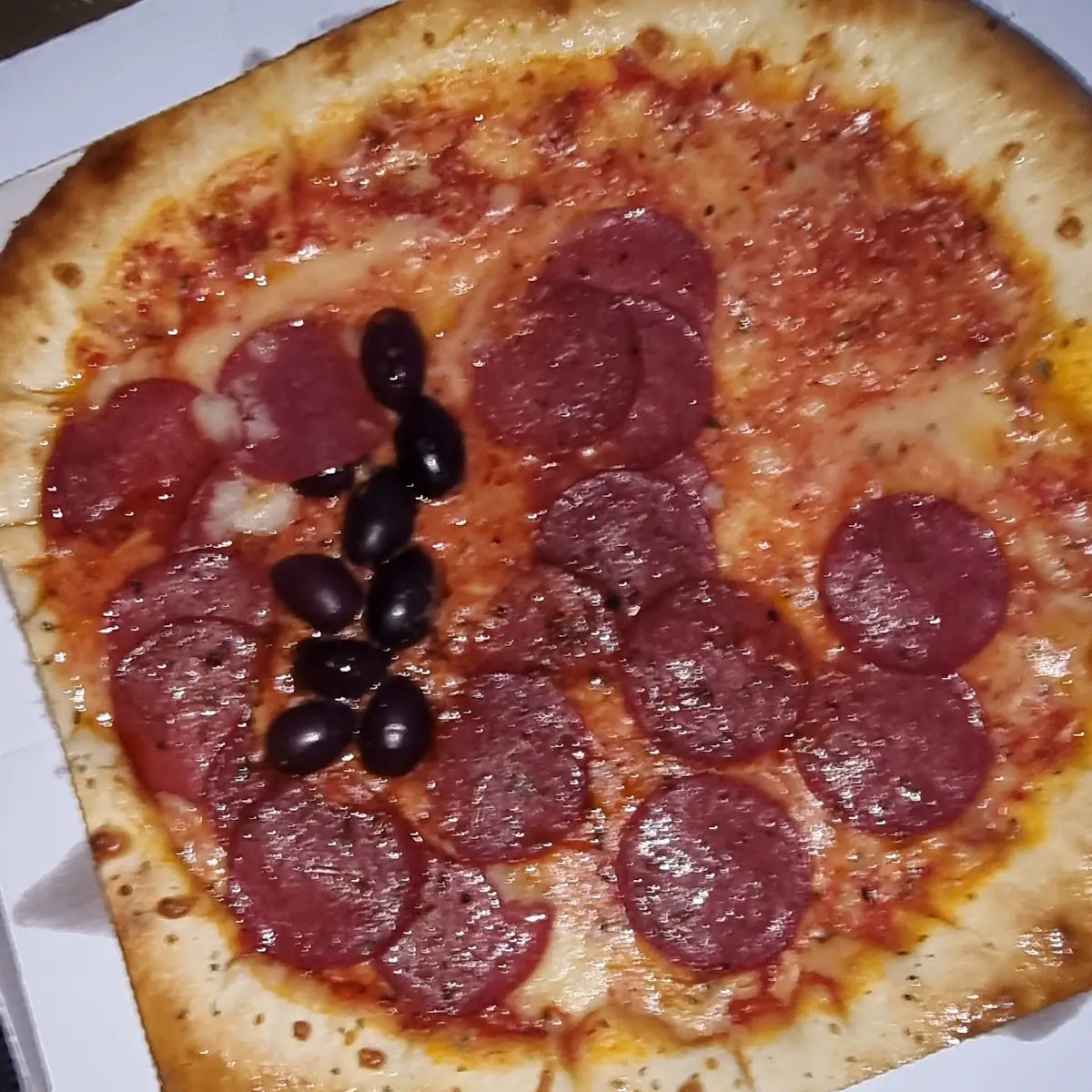 Salami Pizza Mit Oliver