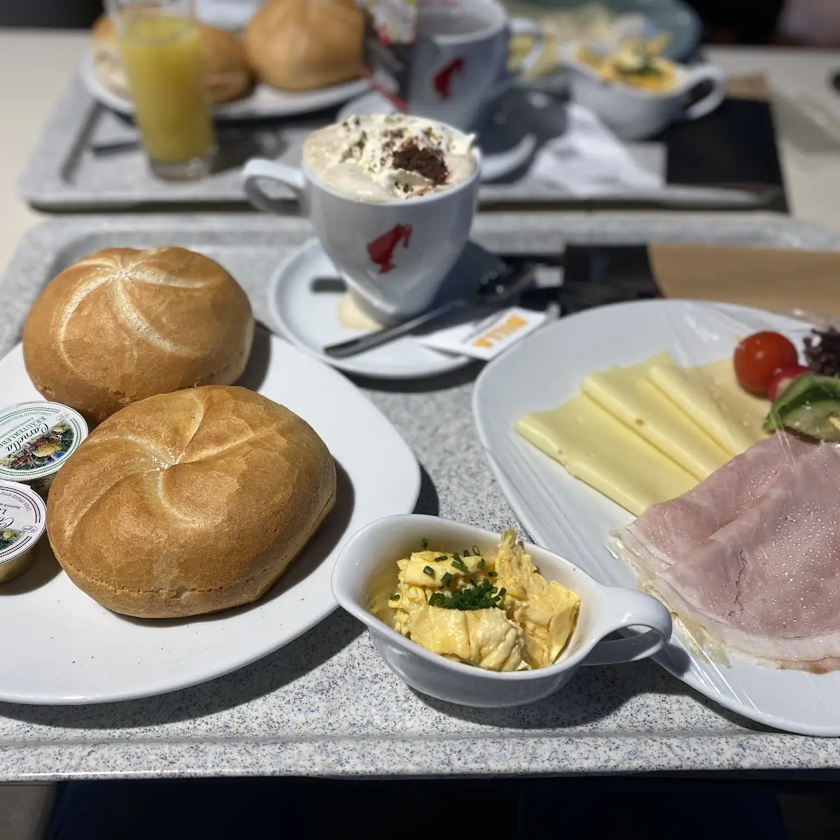 Highlights, BILLA Plus Restaurant