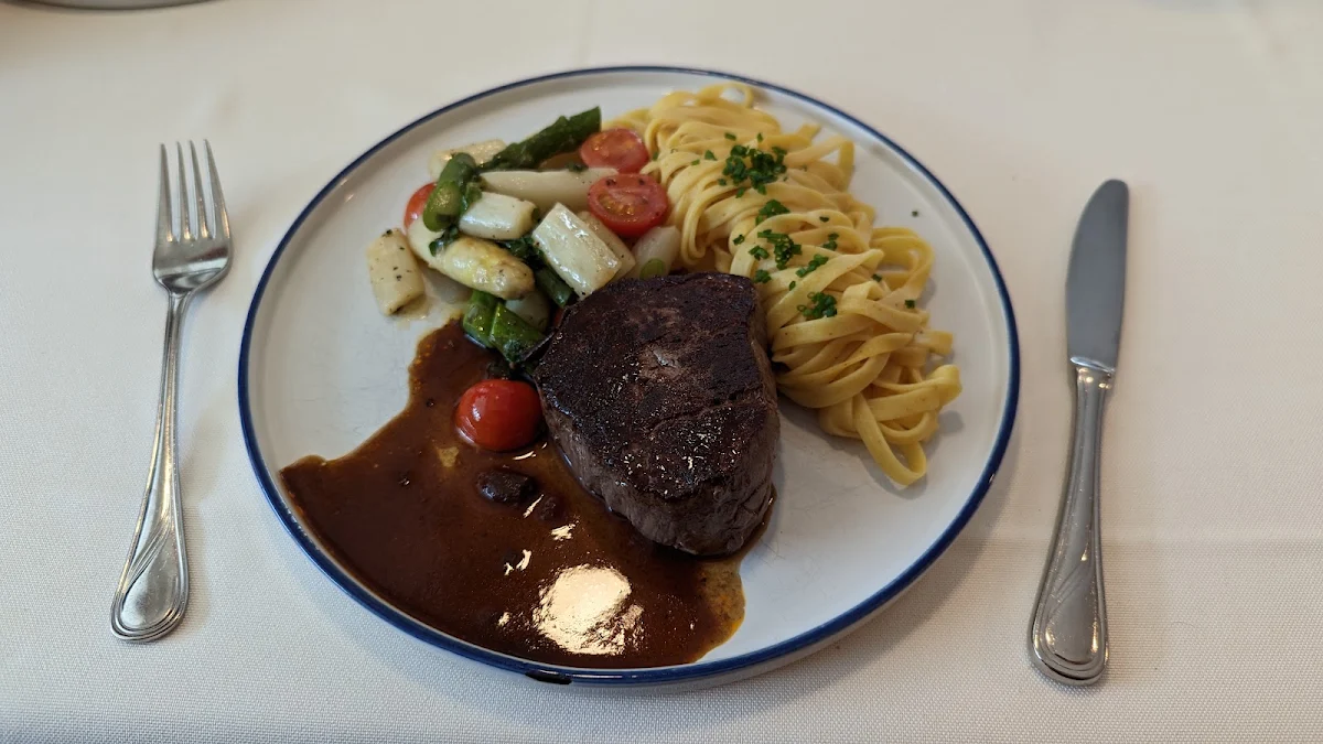 Rinderfilet Mit Hausgemachten Nudeln