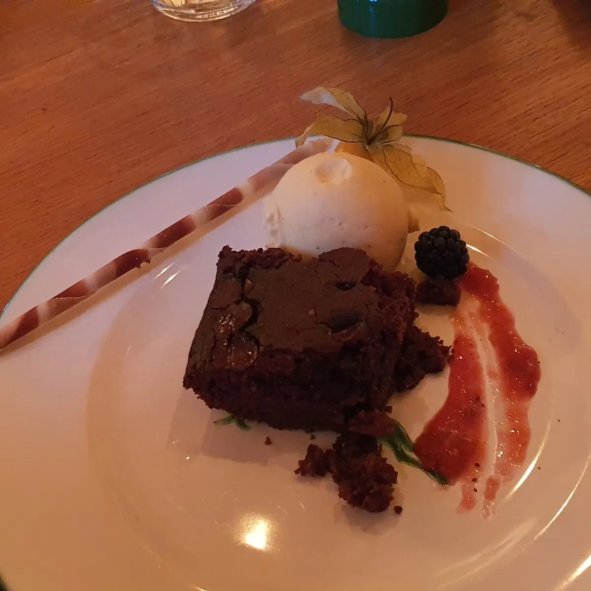 Walnut Brownie Mit Ziegeneis