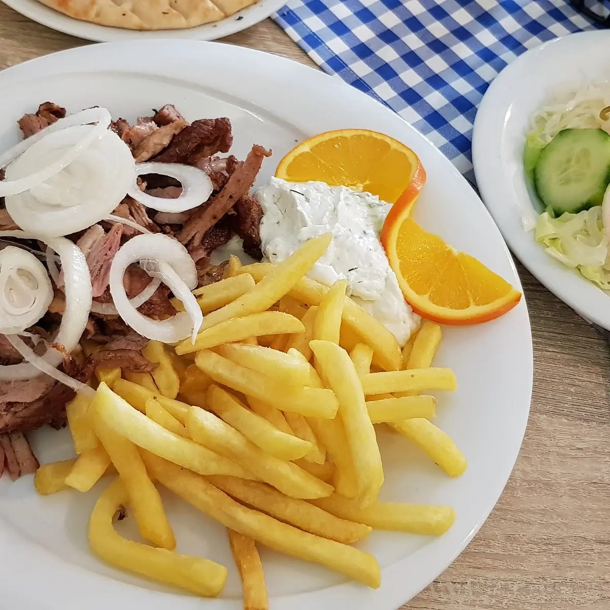 Gyrosteller Mit Pommes Frites