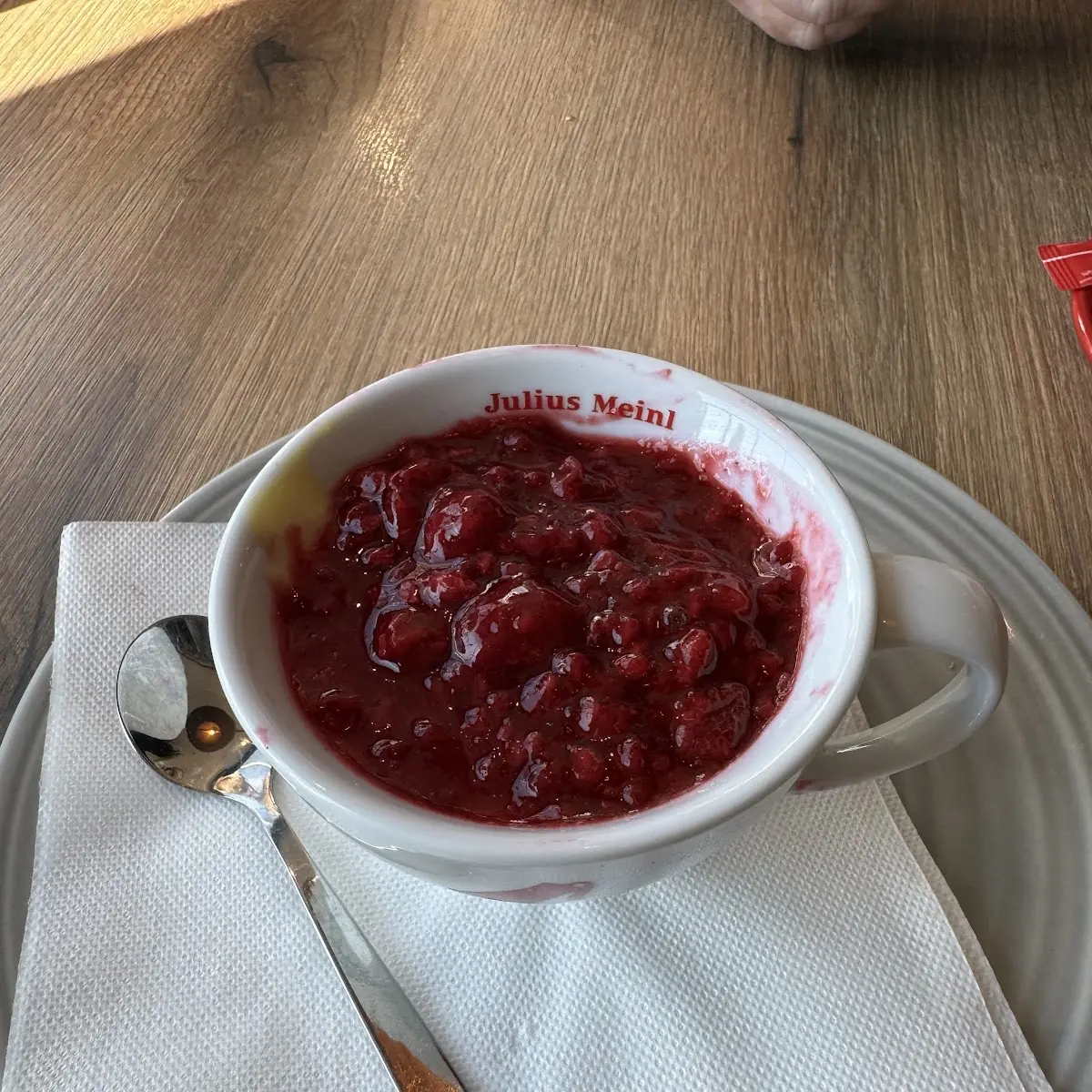 Vanillepudding Mit Himbeersauce