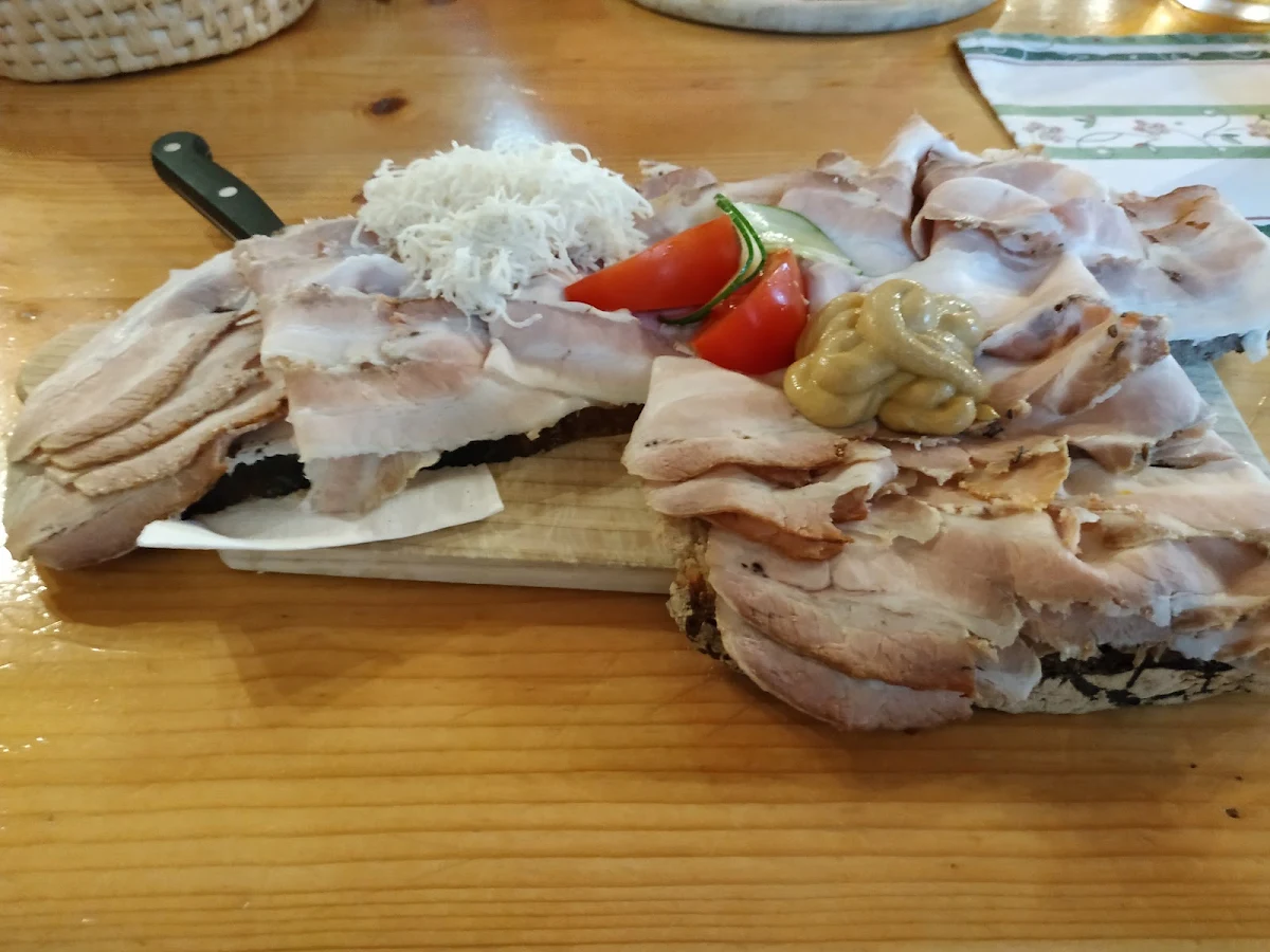 Schweinsbratenbrot