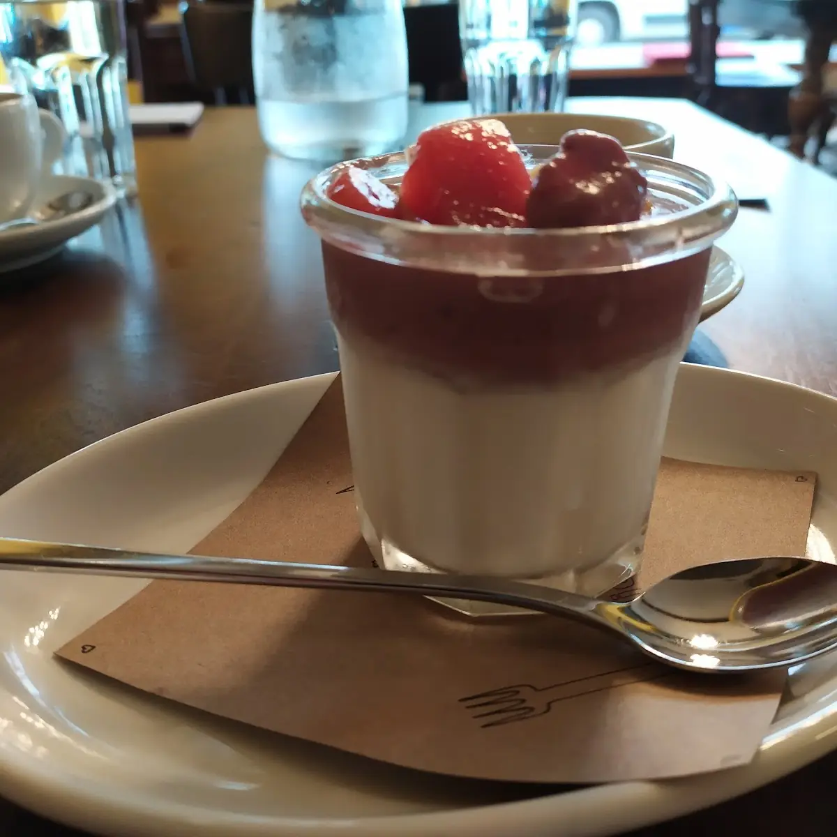 Kokos-panna Cotta Mit Fruchtspiegel