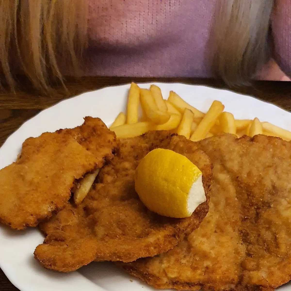 Wiener Schnitzel Vom Schwein Mit Pommes Spezial