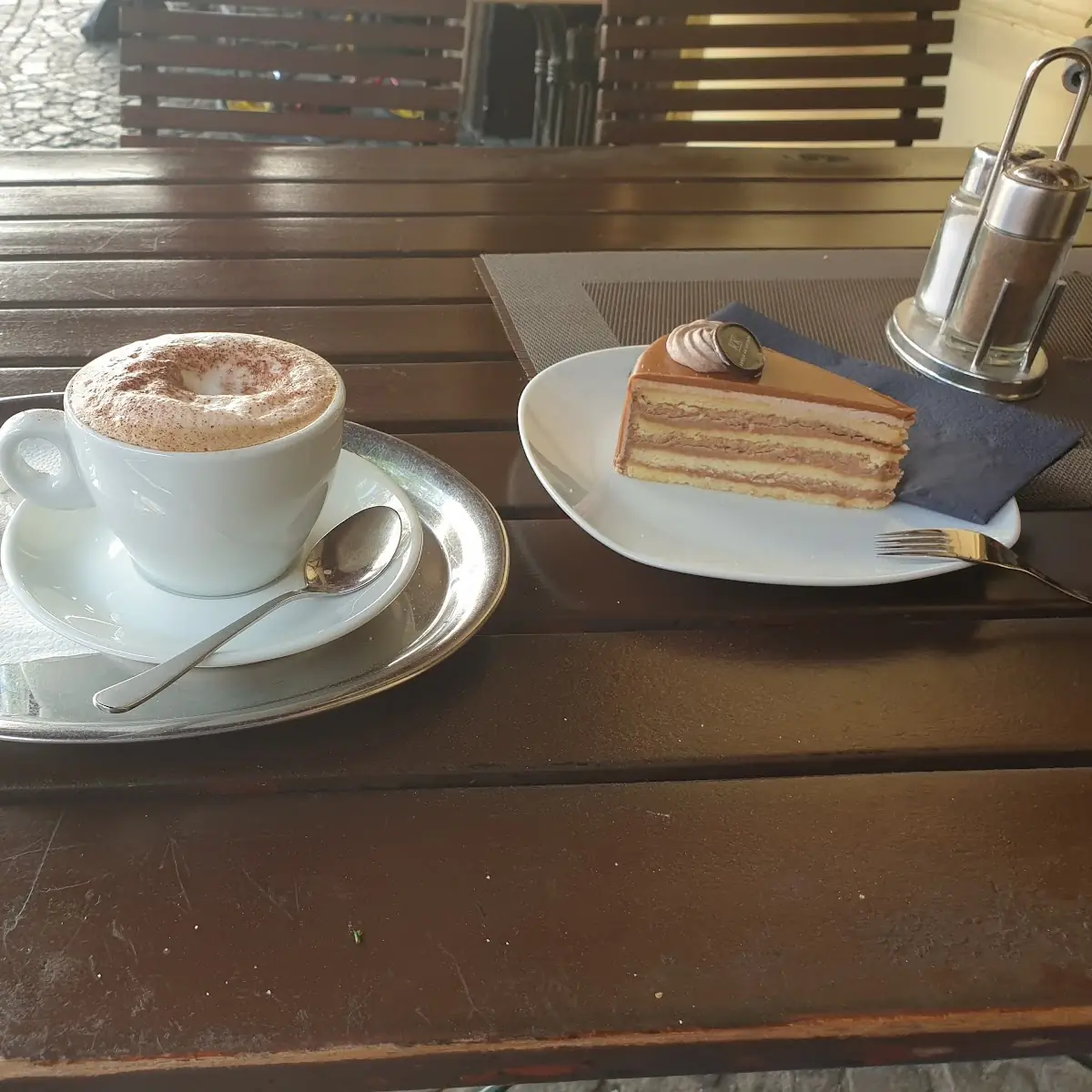 Cappuccino E Torta Viennese