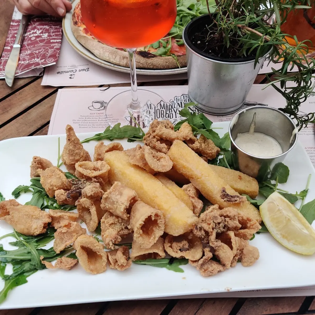 Calamari Fritti Mit Polenta Pommes