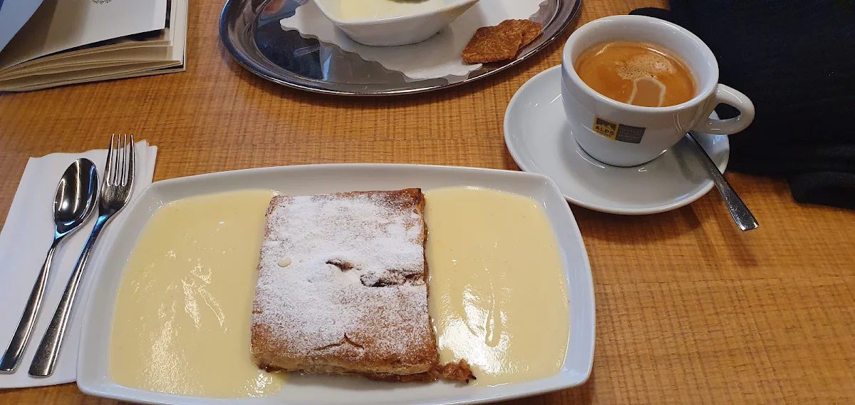 Apfelstrudel Vanillesucea