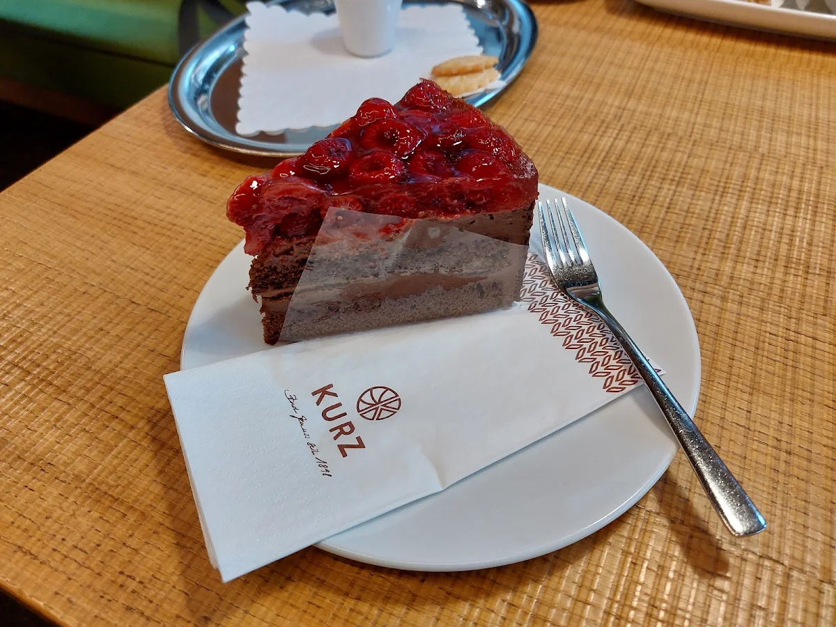 Schokoladen-himbeer-torte