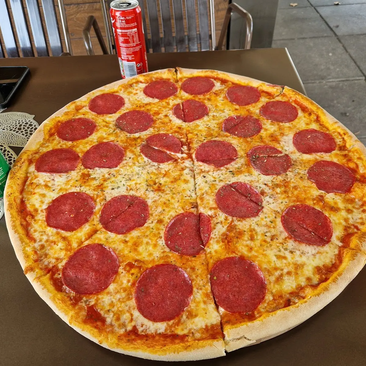 Salami Familien Pizza
