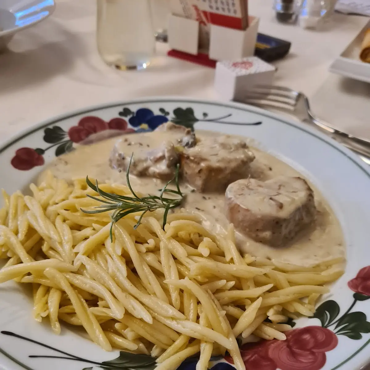 Leichte Gorgonzola Sauce Mit Nudeln Und Schwein