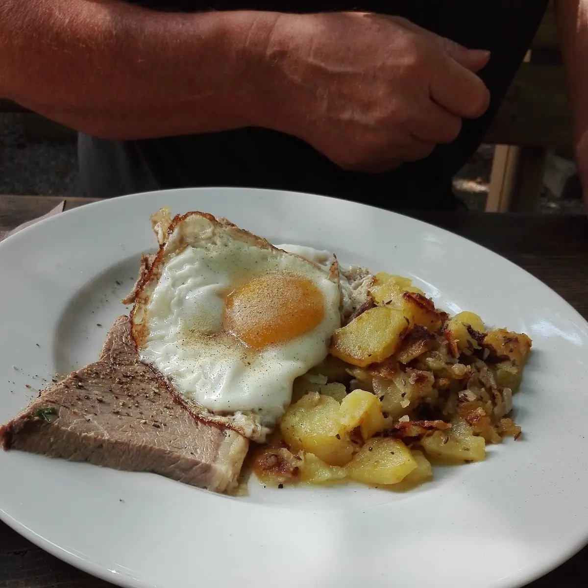 Tafelspitz Mit Kartoffelgröstl Und Spinnt