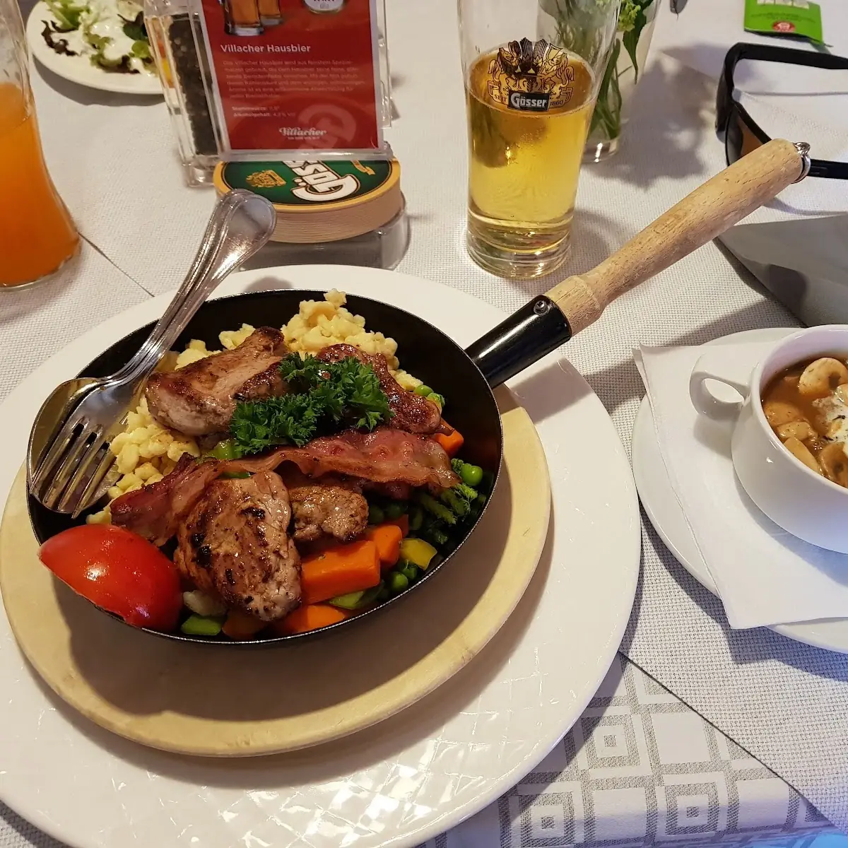 Melker Pfanne Mit Spätzle Und Champignonsauce