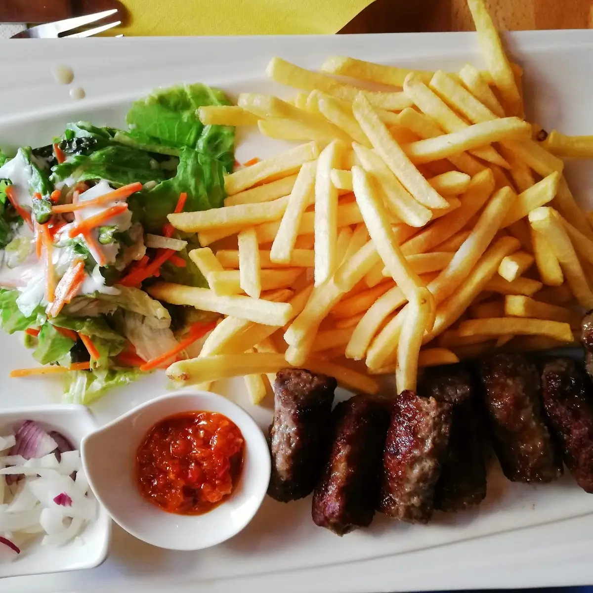 Cevapcici Mit Pommes Frites