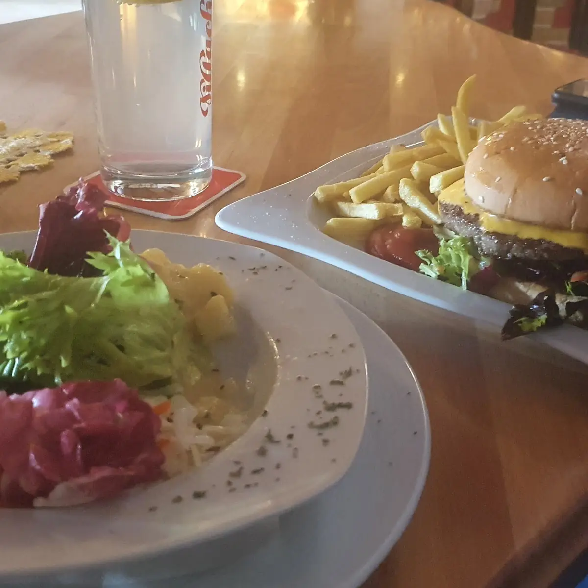 Hamburger Mit Pommes Frites
