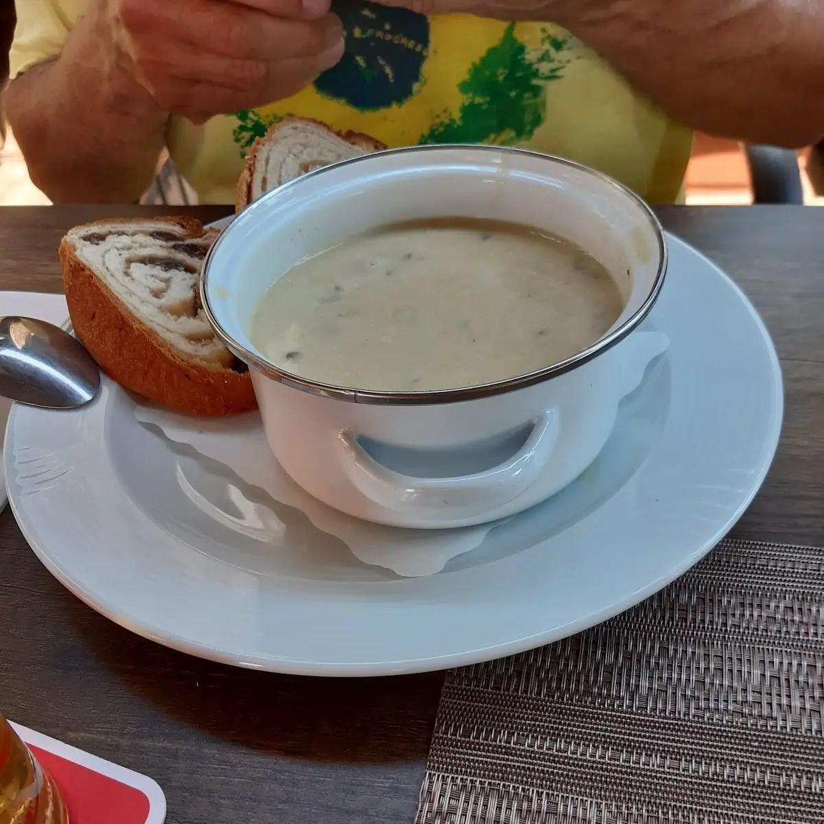 Saure Suppen