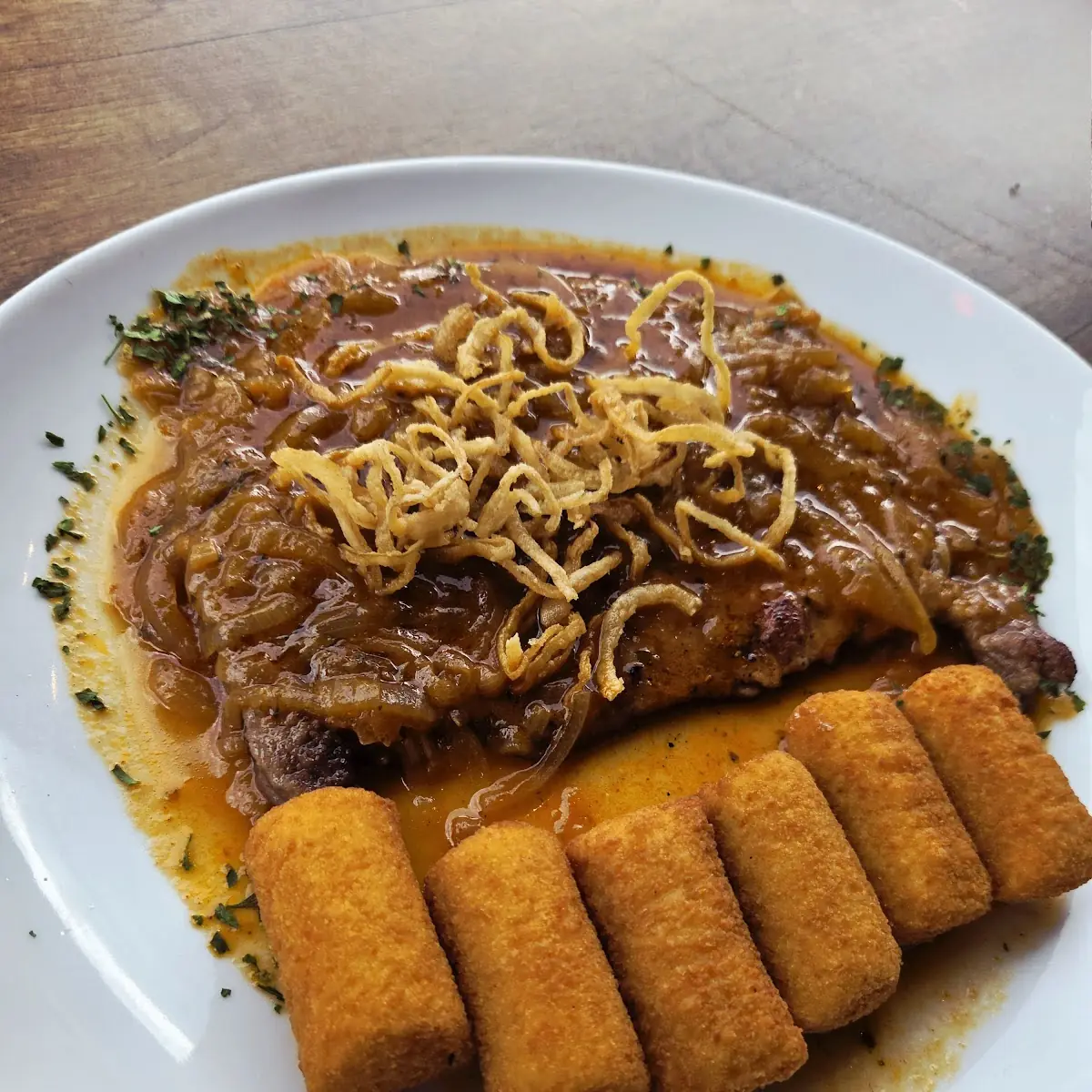 Zwiebelrostbraten Mit Kroketten