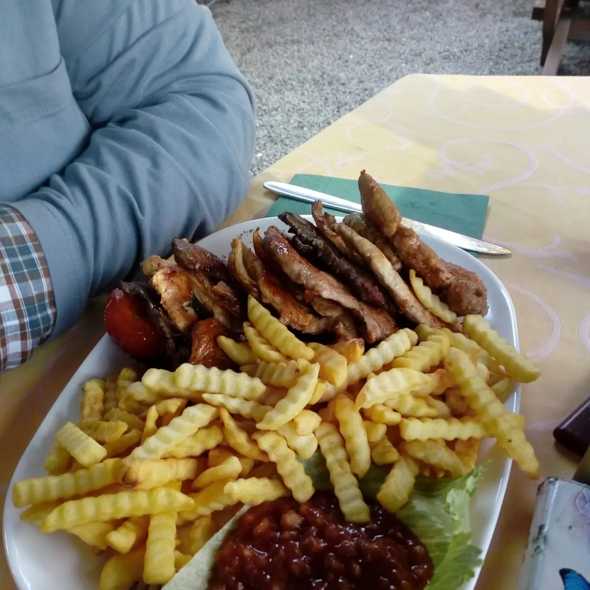Spieß Teller