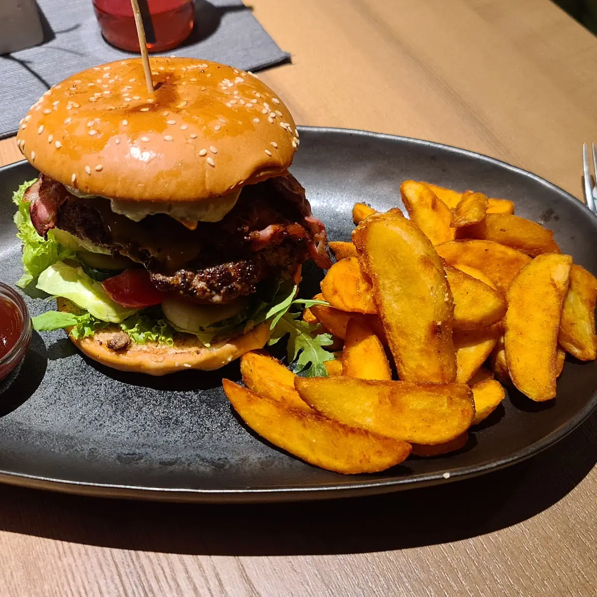 Hohe Linde Burger Mit Wedges