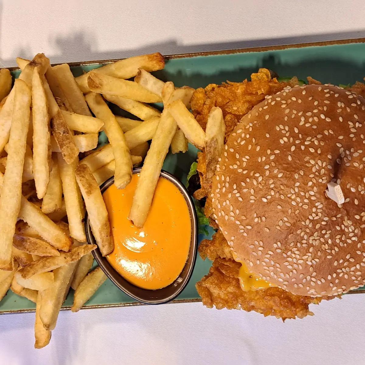 Burger Mit Pommes