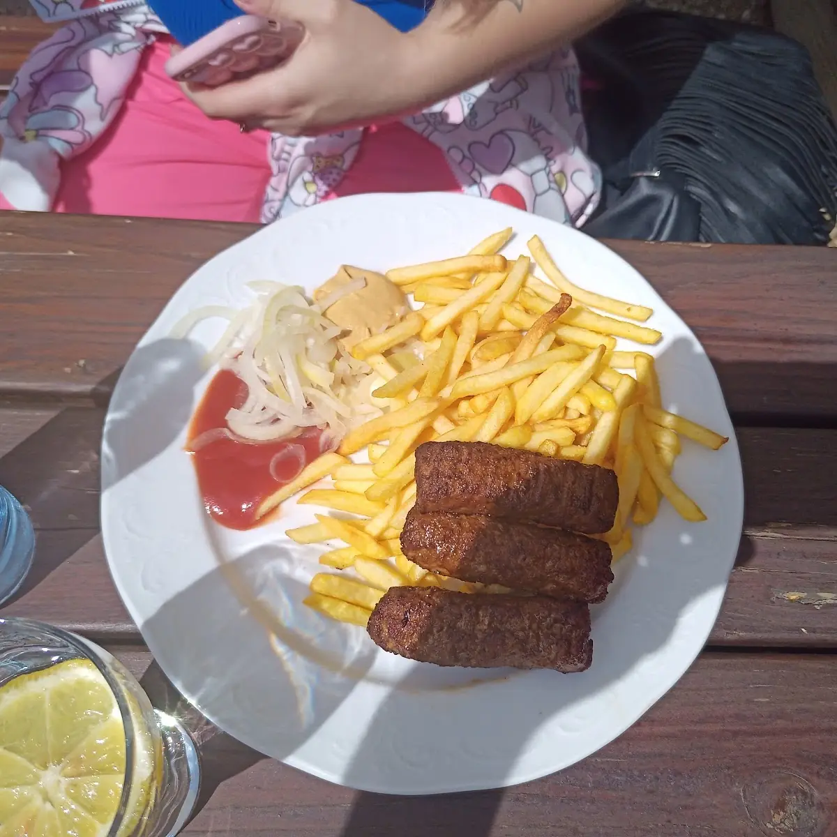 Cevapcici Mit Pommes Frites
