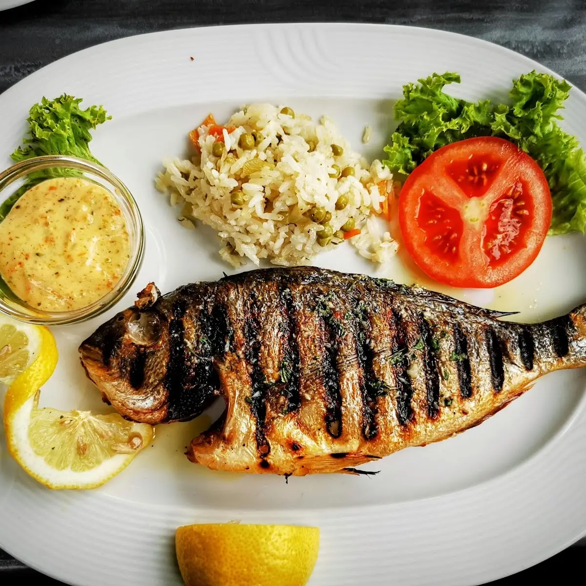 Gegrillte Goldbrasse