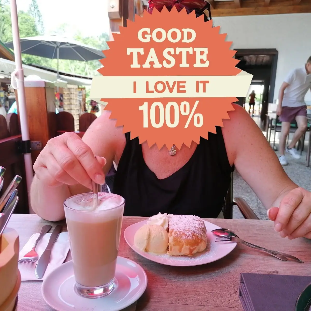 Topfenstrudel Und Latte Macchiato