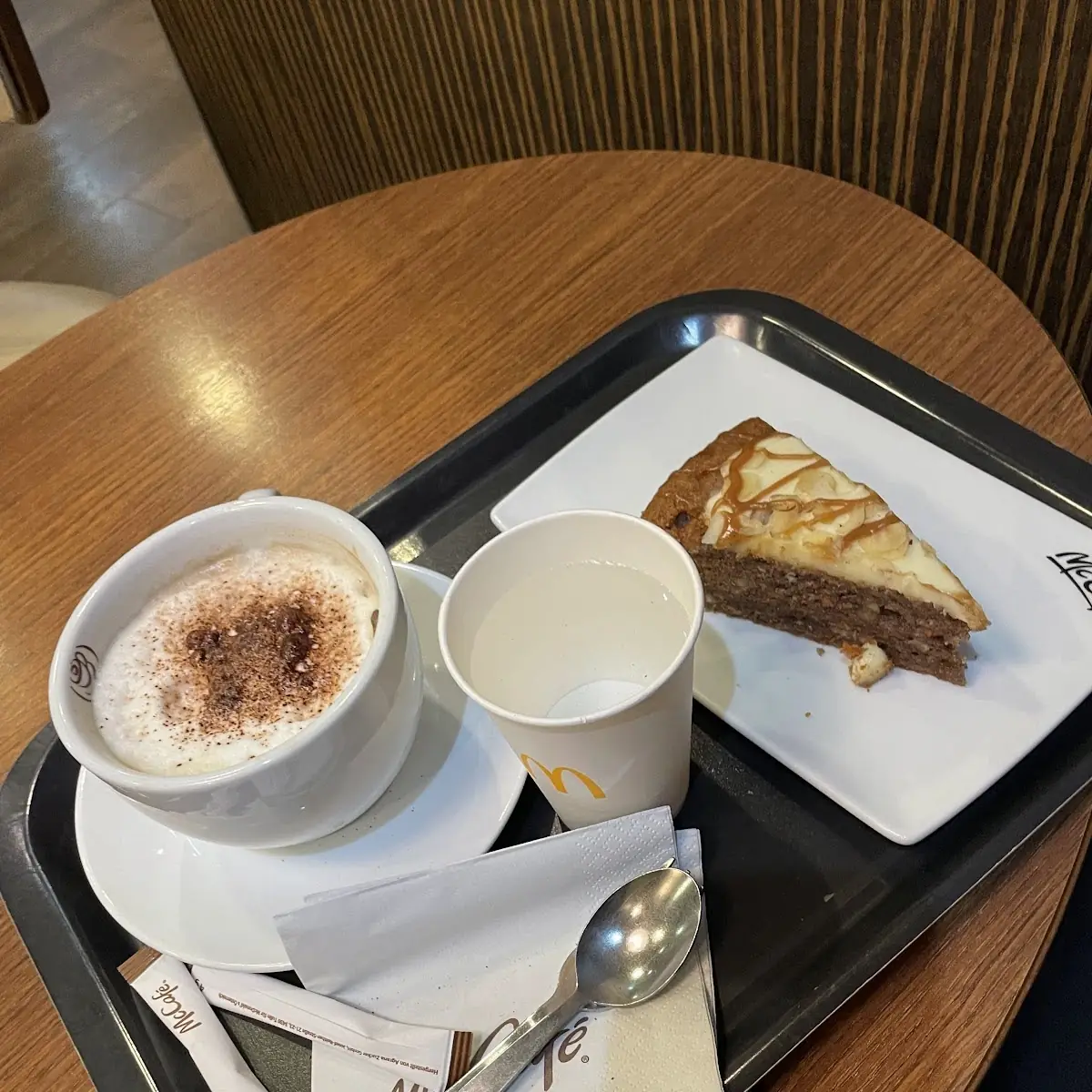 Cappuccino Mit Karottentorte
