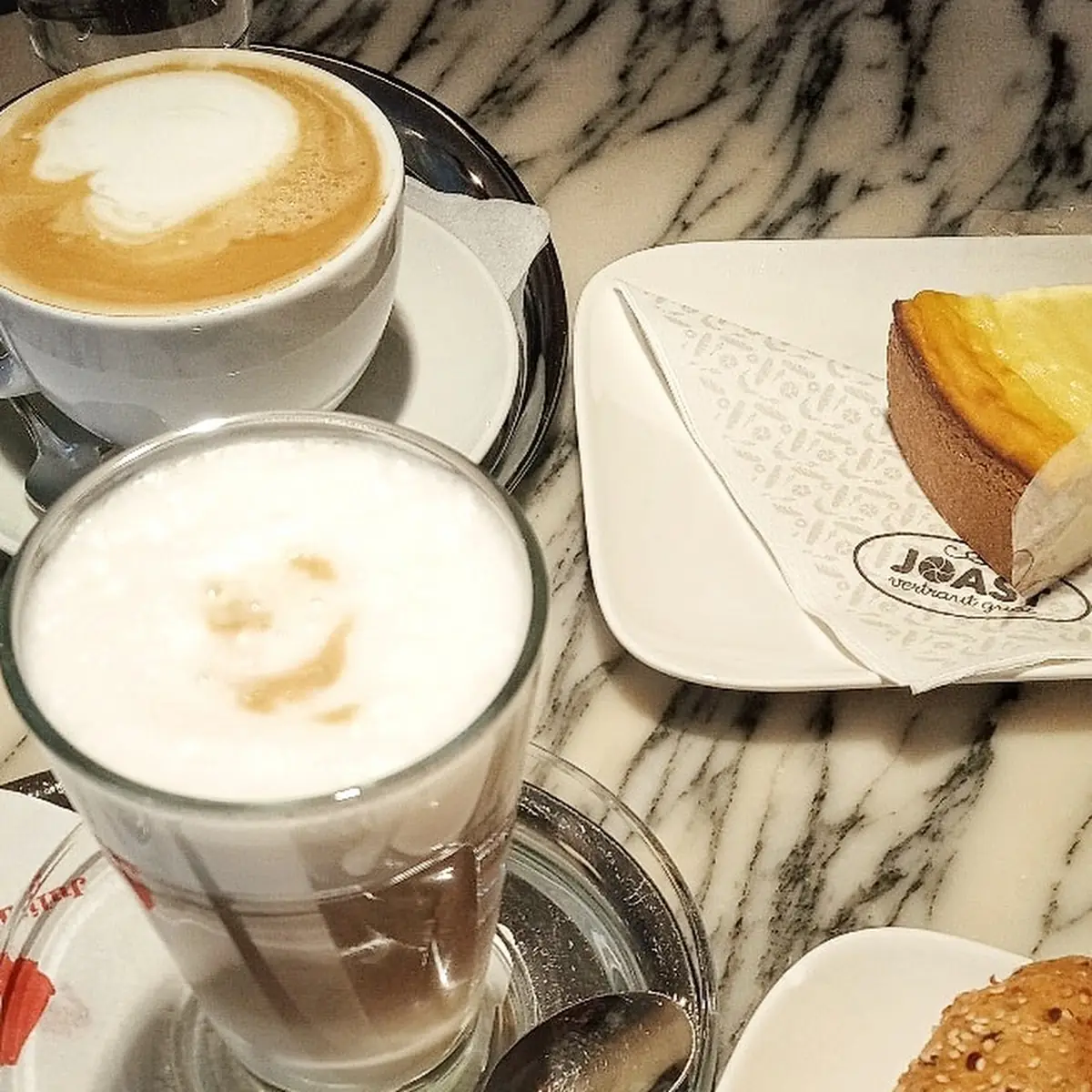 Caffé Latte Schinken-joastspitz Cappuccino