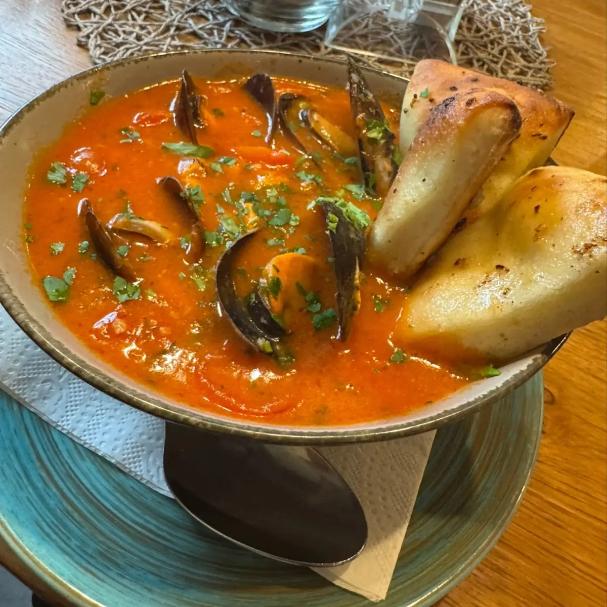 Zuppa Di Pesce B L G, Restaurant Rennbahnwirt