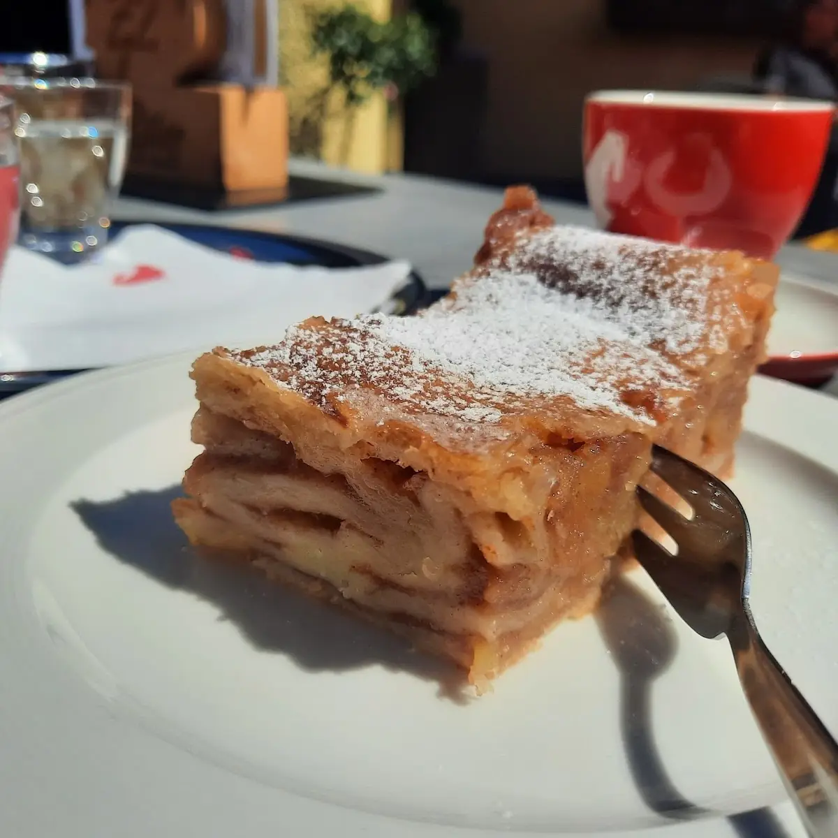 Apfelstrudel, Bäckerei - Café - Konditorei Ritter