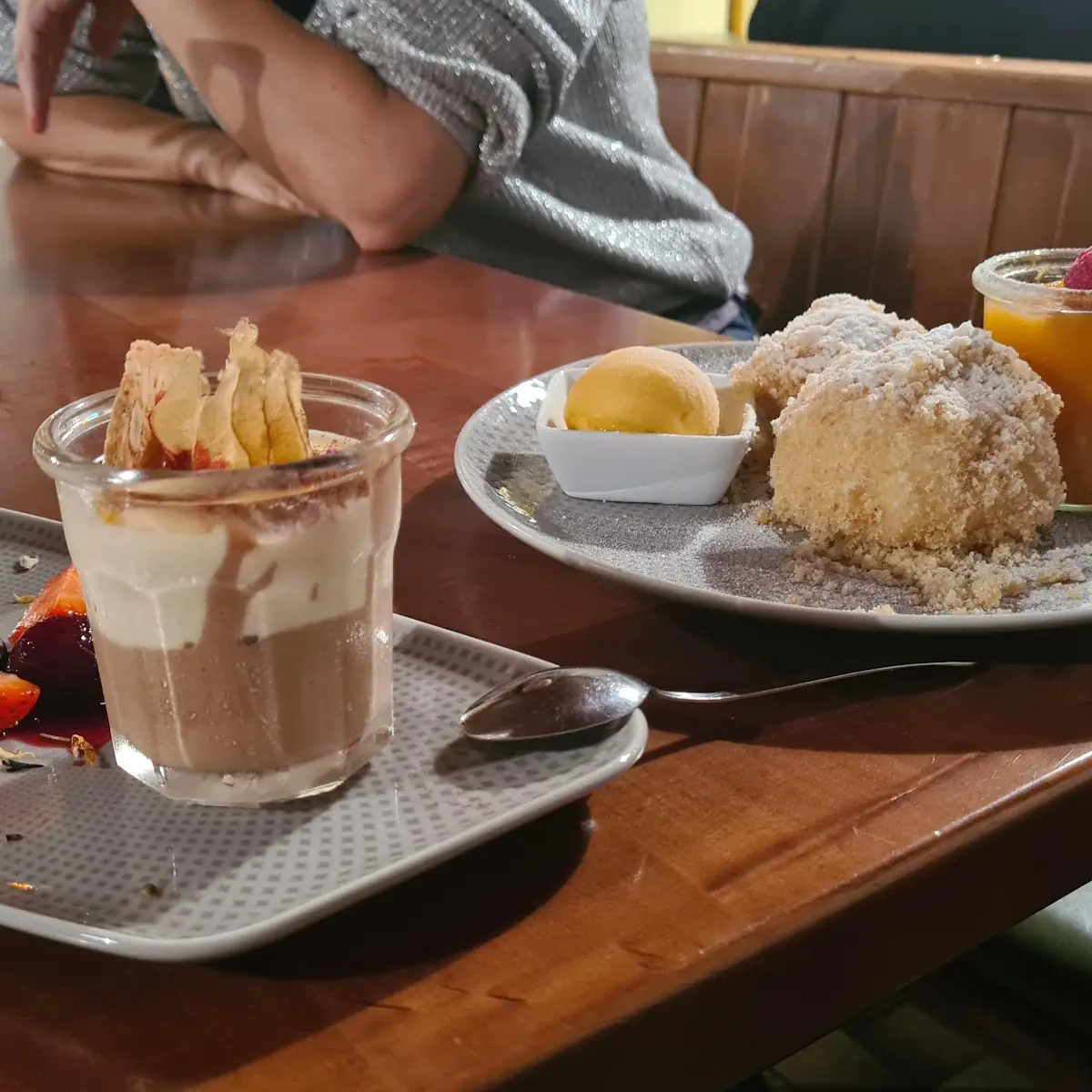 Schokomouse Und Marillenknödel