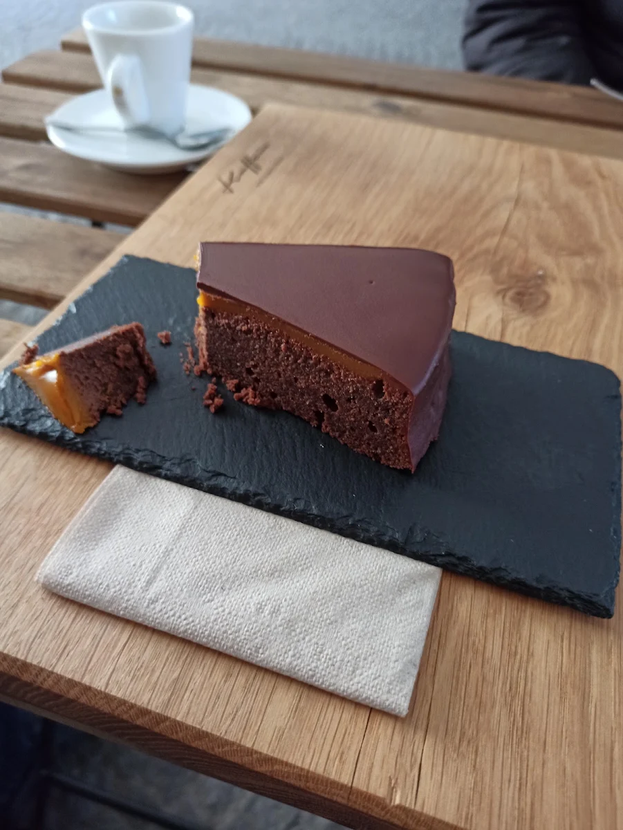 Schoko-mango-torte