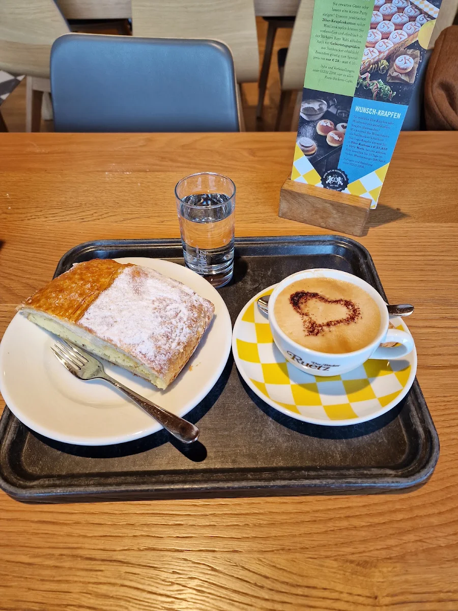 Topfenstrudel