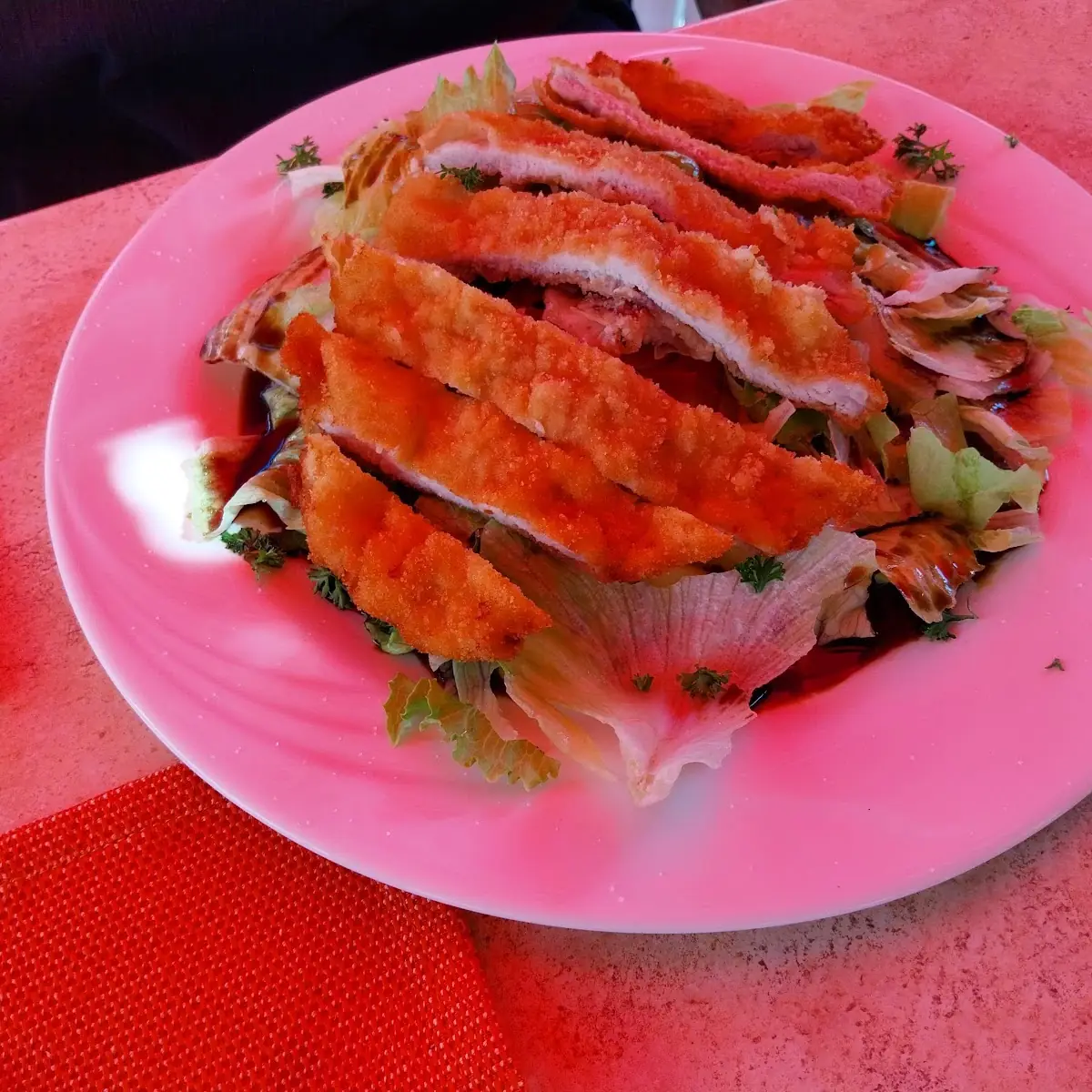 Salatplatte Mit Schnitzelstreifen