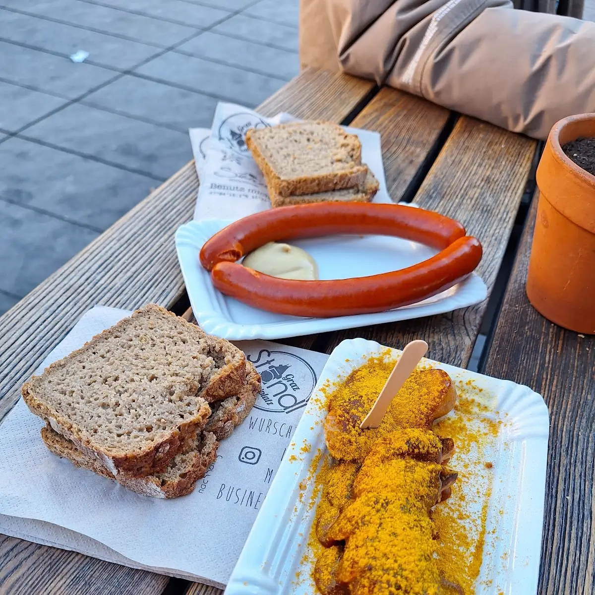 Currywurst Und Debreciner