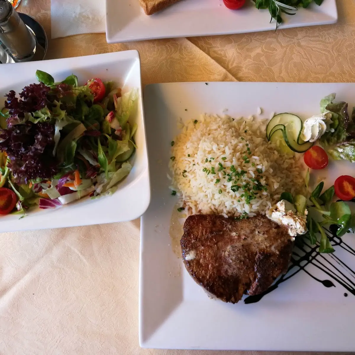 Filetsteak Reis Und Salatteller