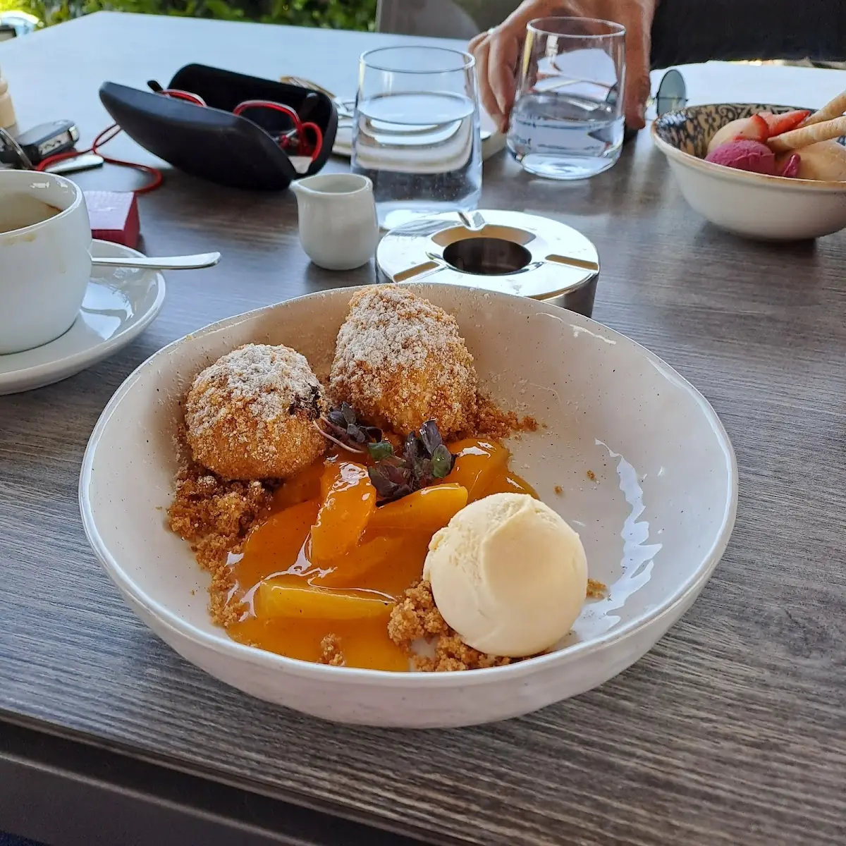 Topfenknödel Mit Marillen Und Vanilleeis Sehr Gut