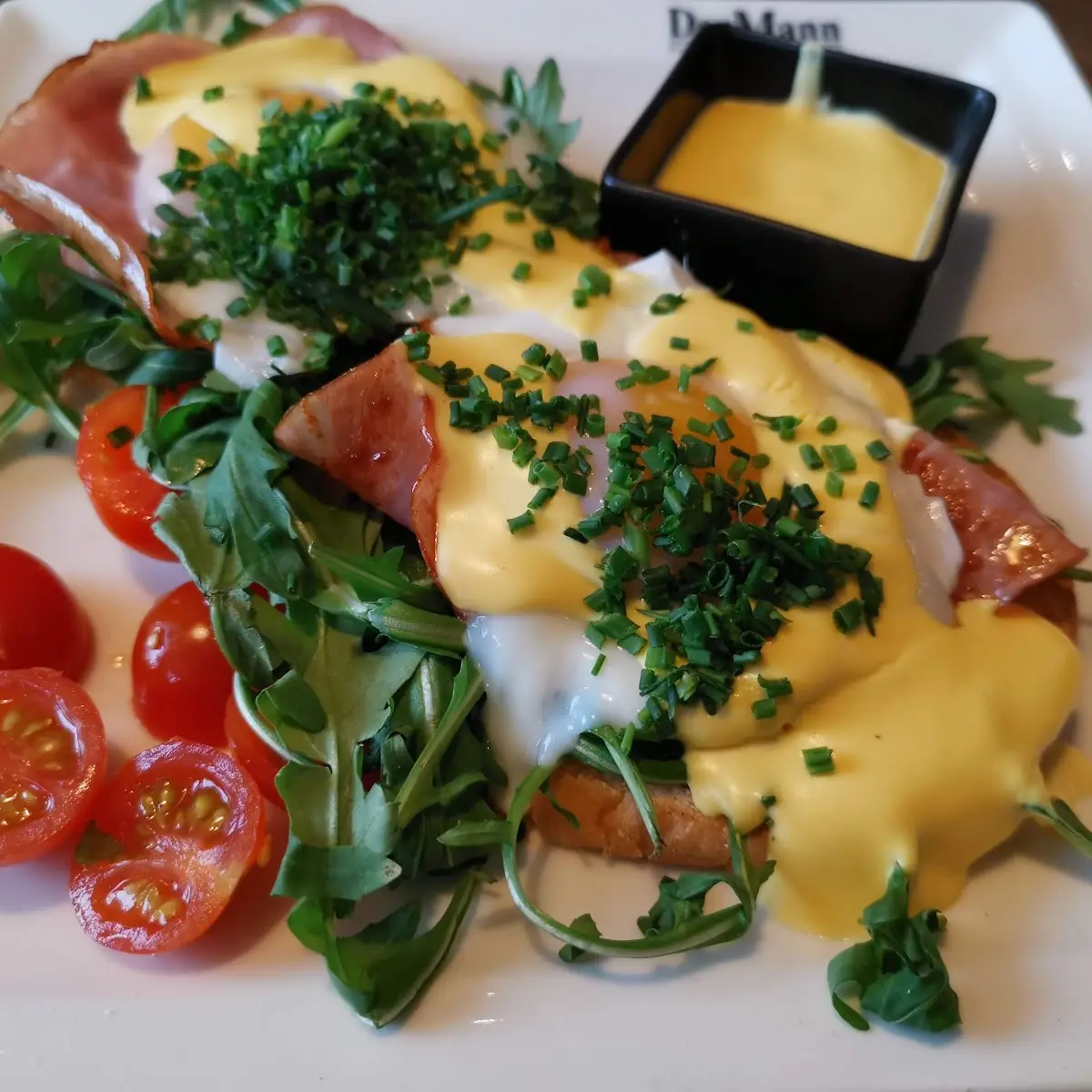 Eggs Benedict