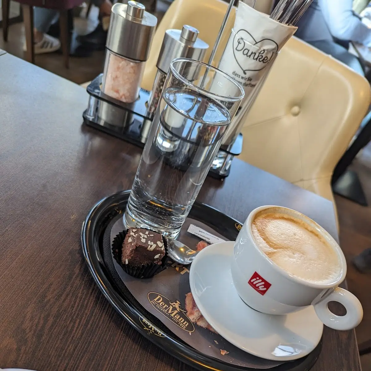 Kaffee Groß Braun