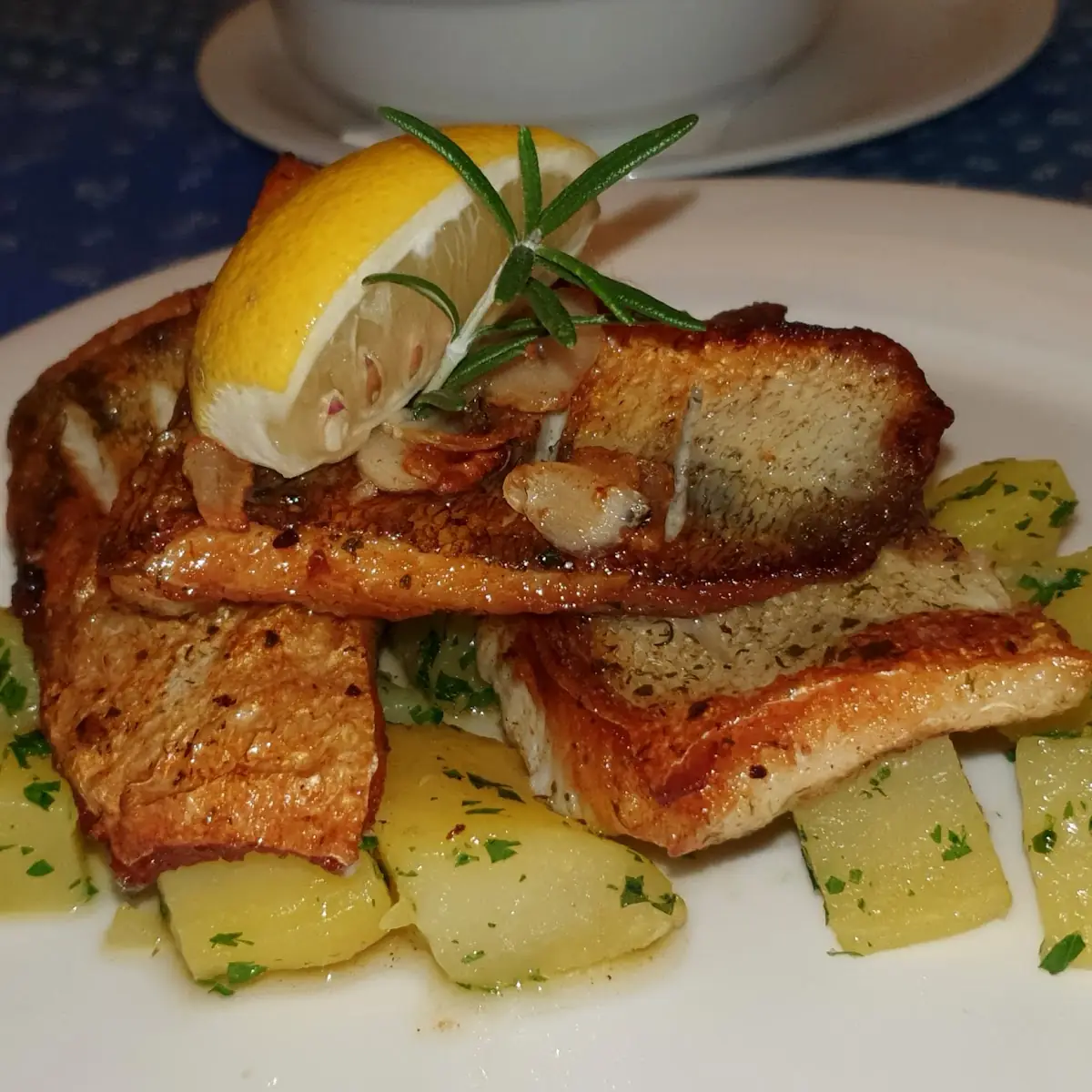 Gegrillter Zander Mit Petersilienkartoffeln