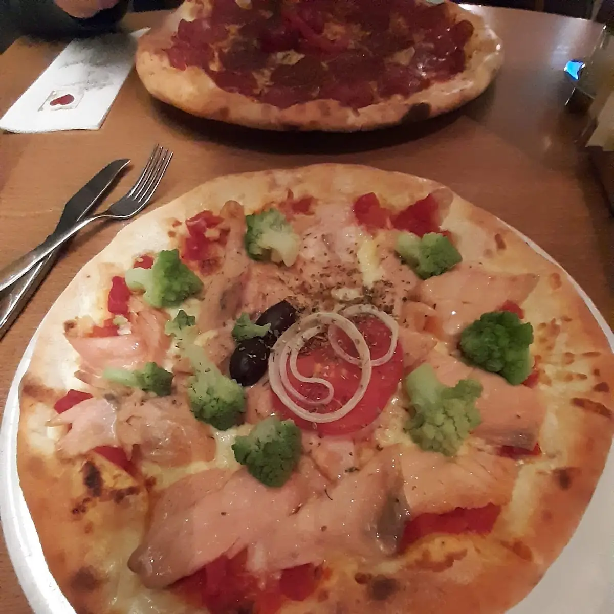 Lachs Pizza