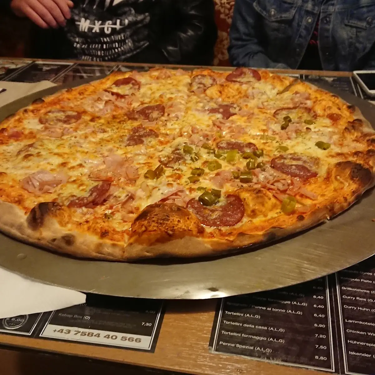 Familien Pizza