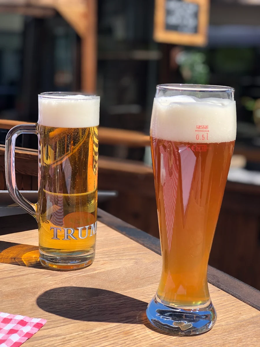Helles Und Helles Hefeweizen